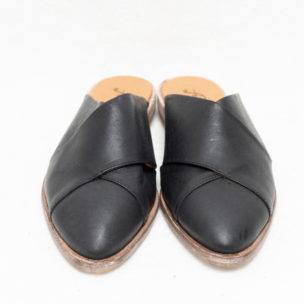 FREE PEOPLE Lordes Leather Pointed Toe Mules Minimalist Black Sz 37 US 7 NEW